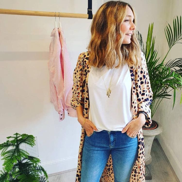 26 Fresh & Fashionable Ways to Reinvent the Classic White Tee (Sustainably) 62 Casual Tee Meets Wild Kimono via eightysevenstyle