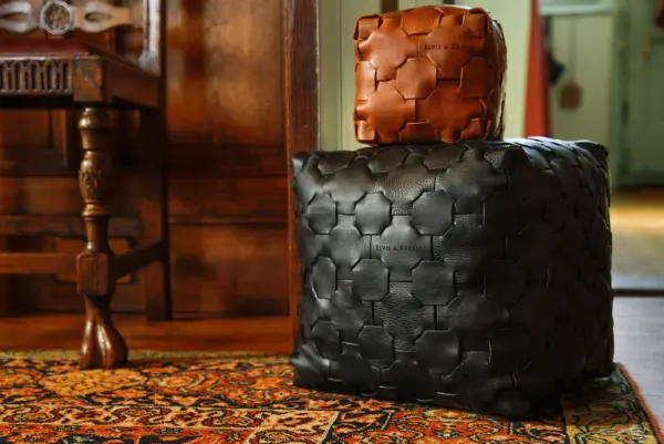 Leather_Cube Elvis & Kresse