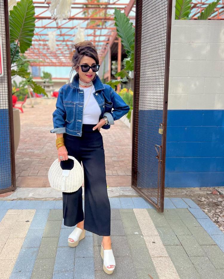 26 Fresh & Fashionable Ways to Reinvent the Classic White Tee (Sustainably) 86 White Tee & Wide-Leg Pants via brigittemarieforet