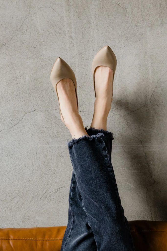 ABLE pointed flats