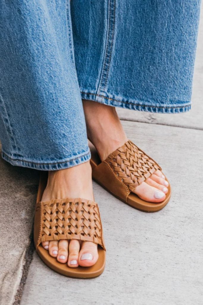 OluKai Womens Slides